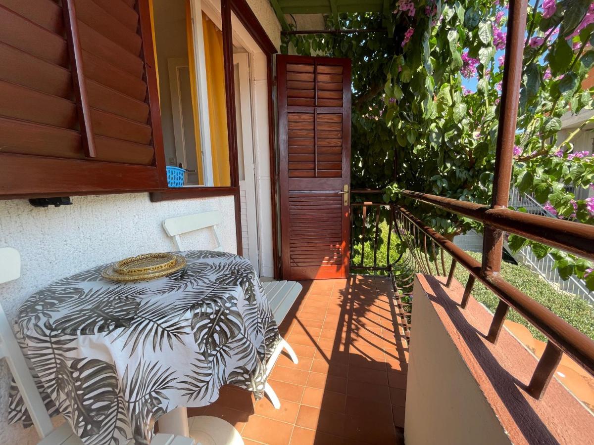 Hvar Guesthouse - Double Bedroom With Private Bathroom Jelsa  Kültér fotó