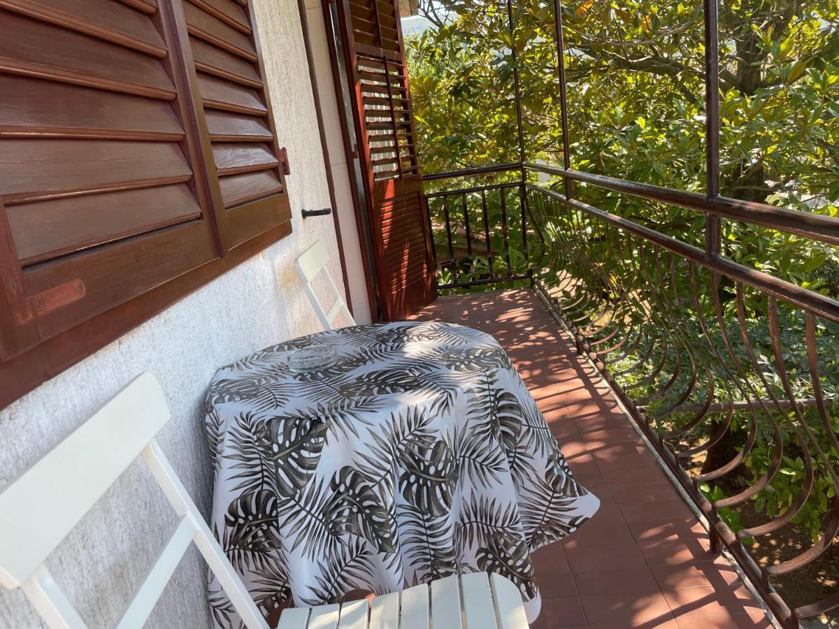 Hvar Guesthouse - Double Bedroom With Private Bathroom Jelsa  Kültér fotó
