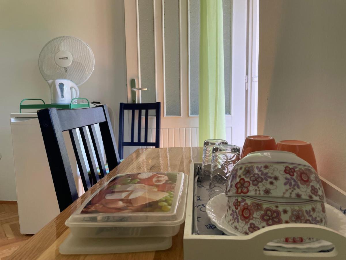 Hvar Guesthouse - Double Bedroom With Private Bathroom Jelsa  Kültér fotó