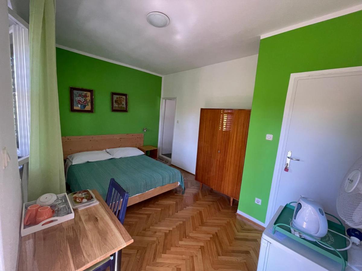 Hvar Guesthouse - Double Bedroom With Private Bathroom Jelsa  Kültér fotó